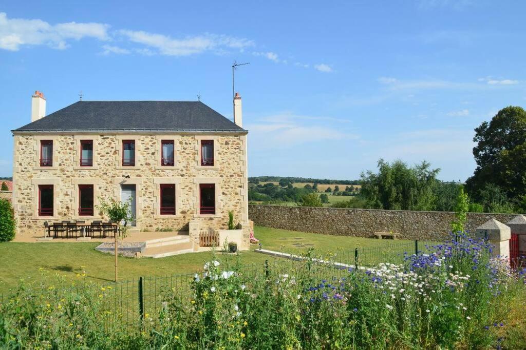 Holiday home La Dortiere S'amuse, Magnifique Maison De Maitre 12min Du Puy Du Fo